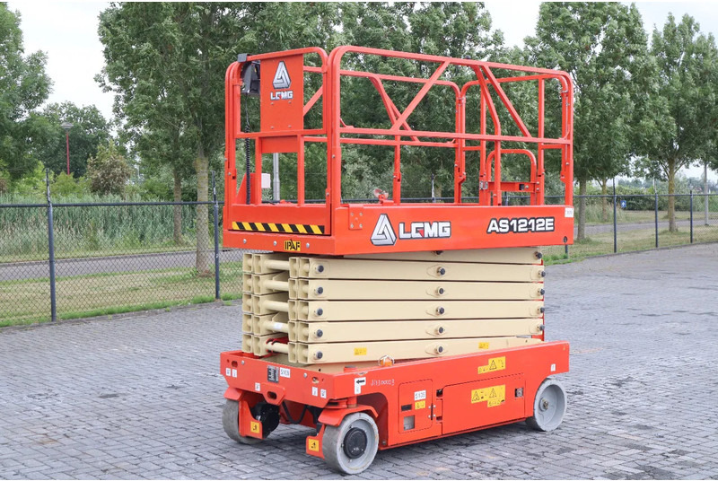 LGMG AS1212E | 14 METER | 320 KG | GS-4047 | ERT4769 - Máy nâng người hình kéo: hình 3 LGMG AS1212E | 14 METER | 320 KG | GS-4047 | ERT4769 - Máy nâng người hình kéo: hình 3