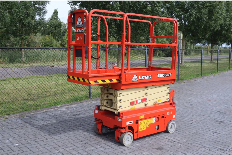 LGMG SS0507 | 6.3 METER | 230 KG | GS-1330 | ES1330 - Máy nâng người hình kéo: hình 5 LGMG SS0507 | 6.3 METER | 230 KG | GS-1330 | ES1330 - Máy nâng người hình kéo: hình 5