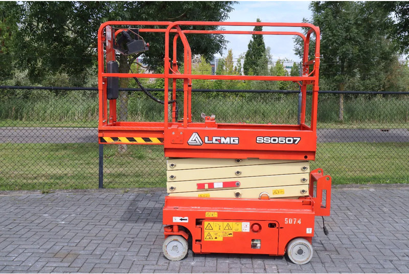 LGMG SS0507 | 6.3 METER | 230 KG | GS-1330 | ES1330 - Máy nâng người hình kéo: hình 4 LGMG SS0507 | 6.3 METER | 230 KG | GS-1330 | ES1330 - Máy nâng người hình kéo: hình 4