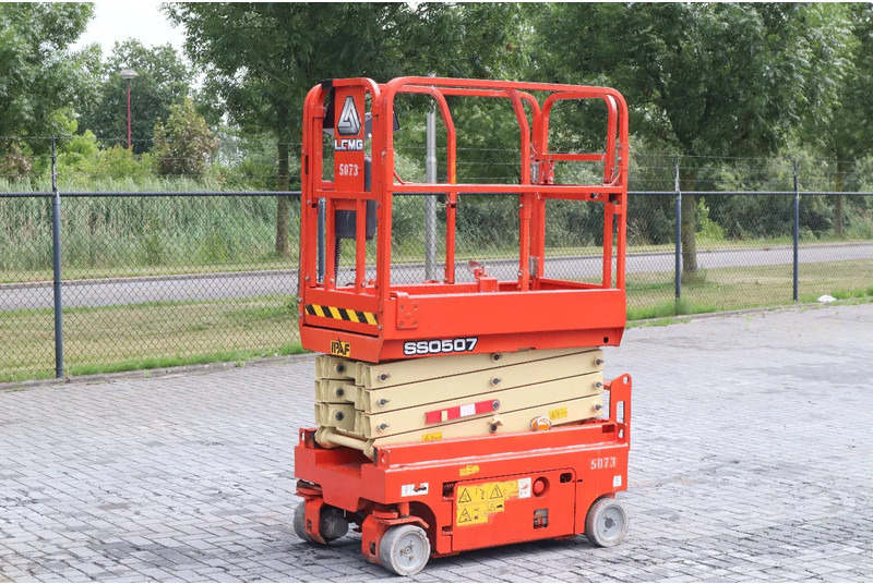 LGMG SS0507 | 6.3 METER | 230 KG | GS-1330 | ES1330 - Máy nâng người hình kéo: hình 3 LGMG SS0507 | 6.3 METER | 230 KG | GS-1330 | ES1330 - Máy nâng người hình kéo: hình 3
