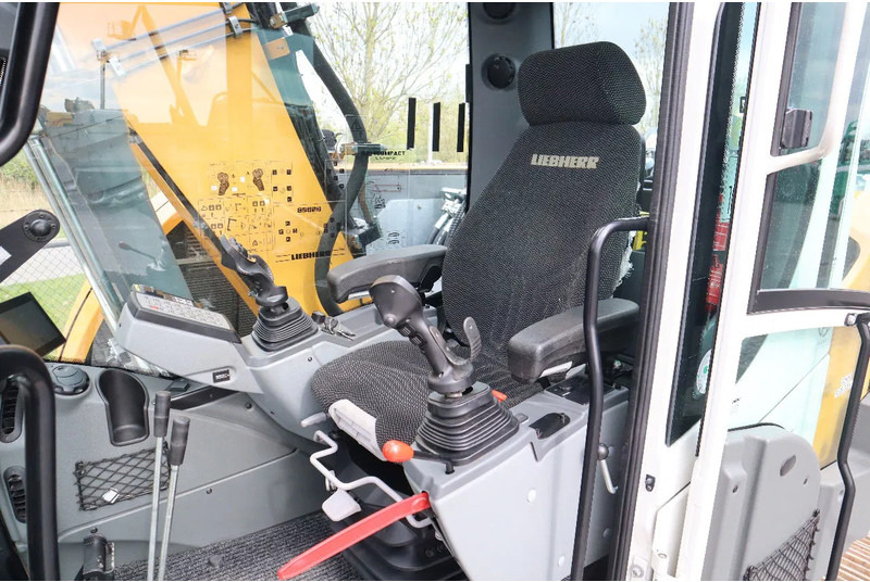 Máy xúc bánh xích Liebherr R914 COMPACT S | ROTOTILT | 3X BUCKET | DOZERBLADE: hình 16