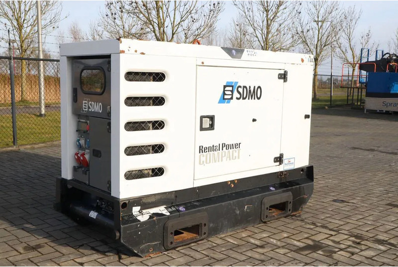 SDMO R44C3 | 44 KVA | GOOD WORKING - Bộ phát điện: hình 3 SDMO R44C3 | 44 KVA | GOOD WORKING - Bộ phát điện: hình 3