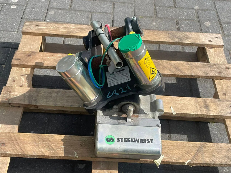 STEELWRIST TMX S30 -180HA | TILT QUICKCOUPLER | TILTING COUPLER | NEW - Tiltrotator cho Máy móc xây dựng: hình 4 STEELWRIST TMX S30 -180HA | TILT QUICKCOUPLER | TILTING COUPLER | NEW - Tiltrotator cho Máy móc xây dựng: hình 4