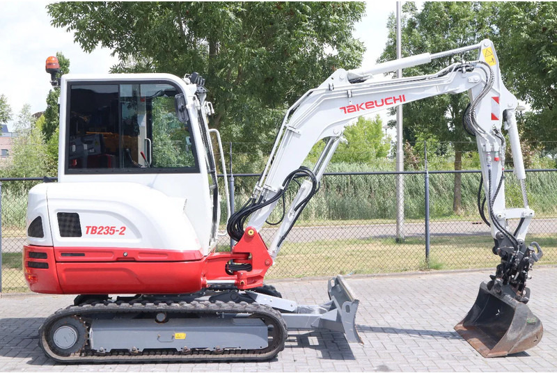 Takeuchi TB235-2 | TREE CUTTER | GRAB | TILT + 5 ATTACHMENTS - Máy xúc mini: hình 5 Takeuchi TB235-2 | TREE CUTTER | GRAB | TILT + 5 ATTACHMENTS - Máy xúc mini: hình 5