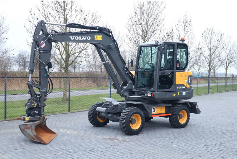 Volvo EW60E | DEMO | 30 KM/H | ROTOTILT + GRIPPER | BUCKET - Máy xúc bánh lốp: hình 2 Volvo EW60E | DEMO | 30 KM/H | ROTOTILT + GRIPPER | BUCKET - Máy xúc bánh lốp: hình 2
