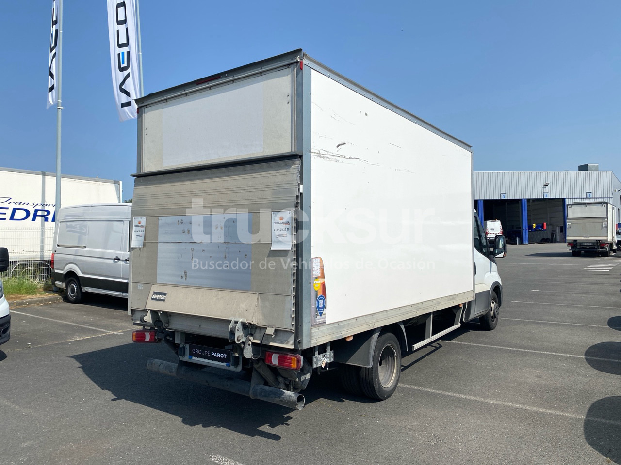 IVECO 35C16 - Xe tải nhỏ thùng kín: hình 4 IVECO 35C16 - Xe tải nhỏ thùng kín: hình 4