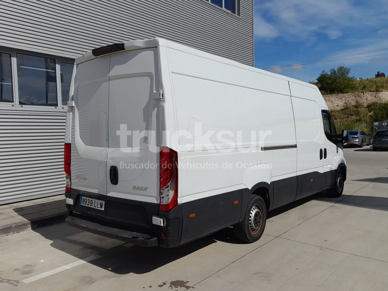 IVECO DAILY 35S16 - Xe tải nhỏ thùng kín: hình 4 IVECO DAILY 35S16 - Xe tải nhỏ thùng kín: hình 4