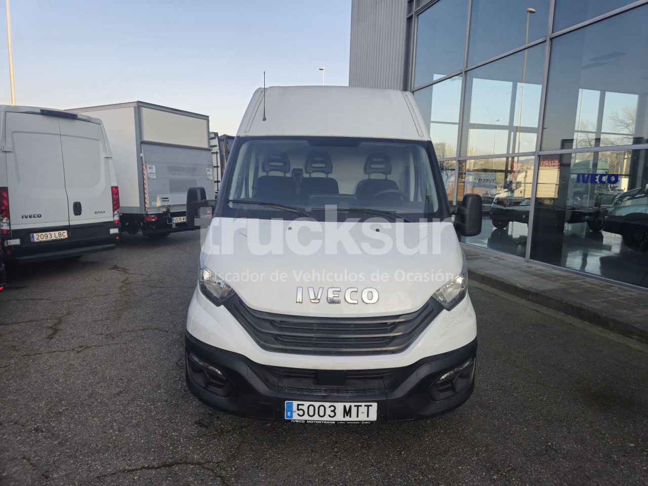 IVECO DAILY 35S16V 12M3 - Xe tải nhỏ thùng kín: hình 2 IVECO DAILY 35S16V 12M3 - Xe tải nhỏ thùng kín: hình 2