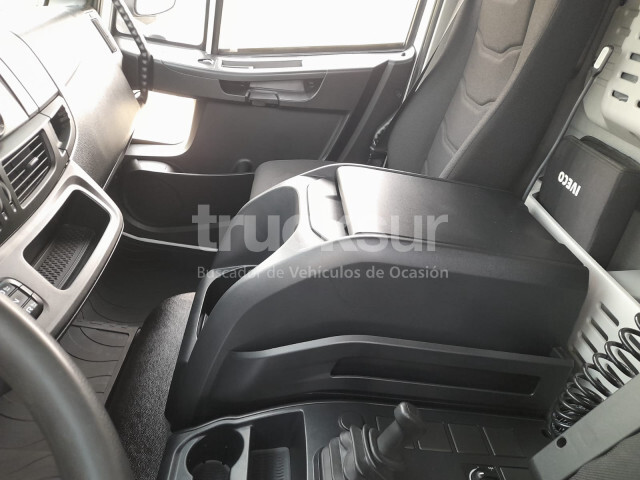 Xe tải thùng mui bạt IVECO EUROCARGO 140E 250: hình 7