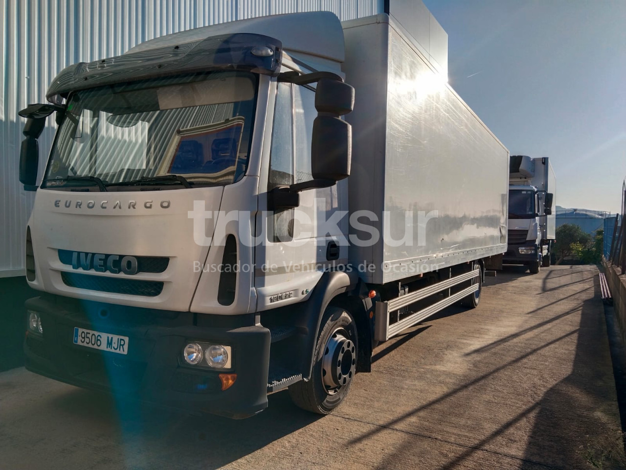 IVECO EUROCARGO - Xe tải hộp: hình 1 IVECO EUROCARGO - Xe tải hộp: hình 1