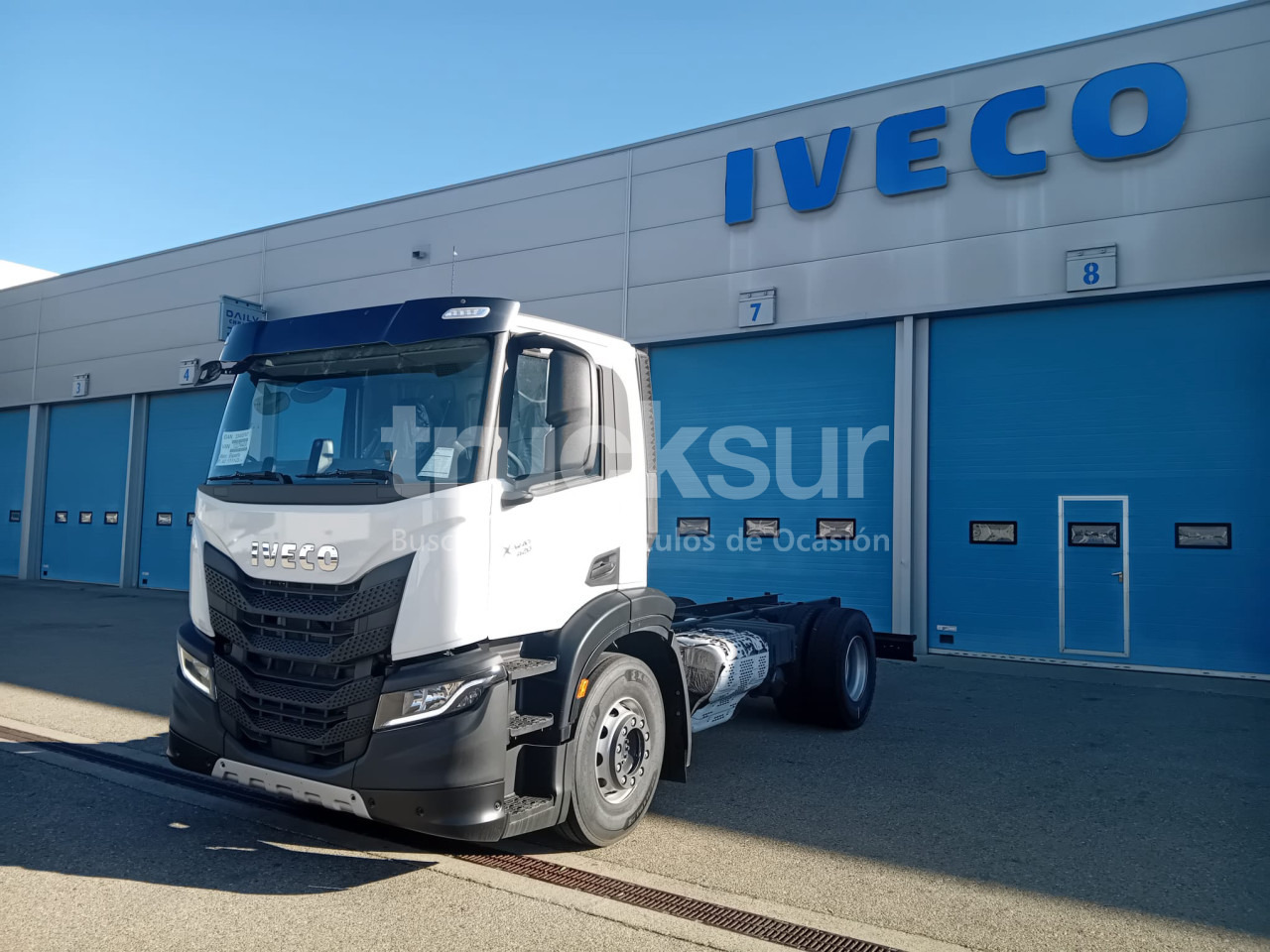 IVECO X-WAY 420 - Xe tải khung gầm: hình 1 IVECO X-WAY 420 - Xe tải khung gầm: hình 1