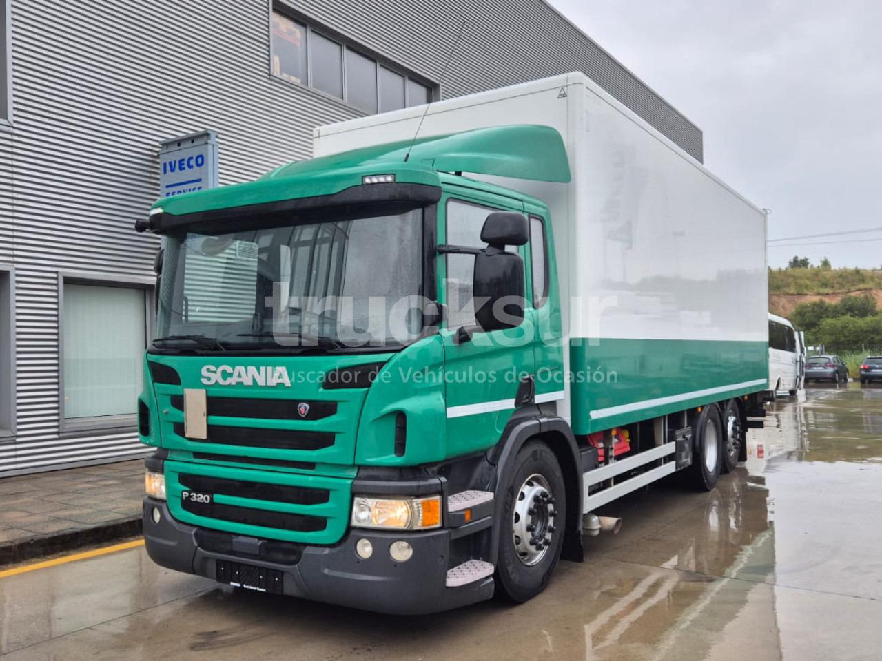 SCANIA P320.26 ejes 6x2*4 - Xe tải hộp: hình 1 SCANIA P320.26 ejes 6x2*4 - Xe tải hộp: hình 1