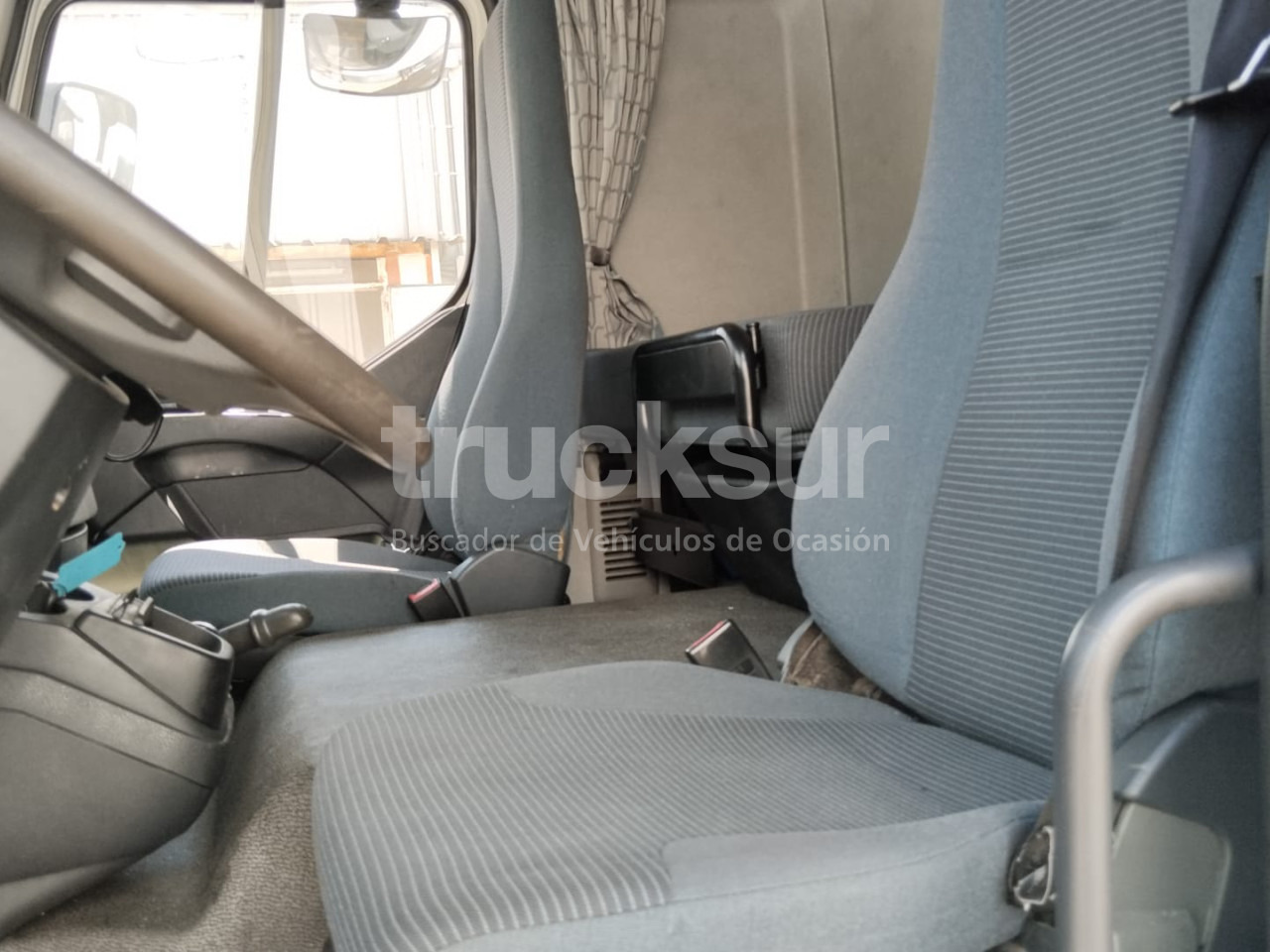 VOLVO FL290 - Xe tải đông lạnh: hình 3 VOLVO FL290 - Xe tải đông lạnh: hình 3