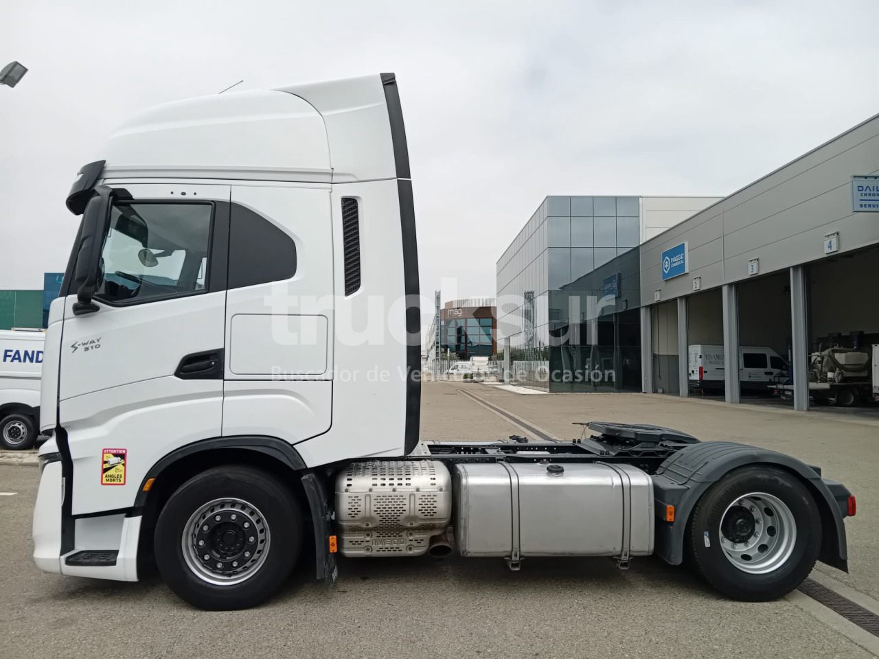 IVECO S-WAY AS440S51T/P - Xe đầu kéo: hình 2 IVECO S-WAY AS440S51T/P - Xe đầu kéo: hình 2