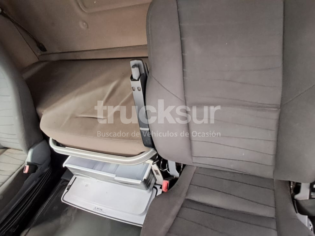 SCANIA R450 - Xe đầu kéo: hình 5 SCANIA R450 - Xe đầu kéo: hình 5