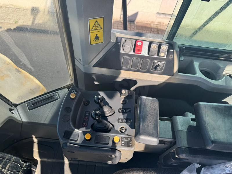 Máy xúc lật bánh lốp Caterpillar 966M: hình 17