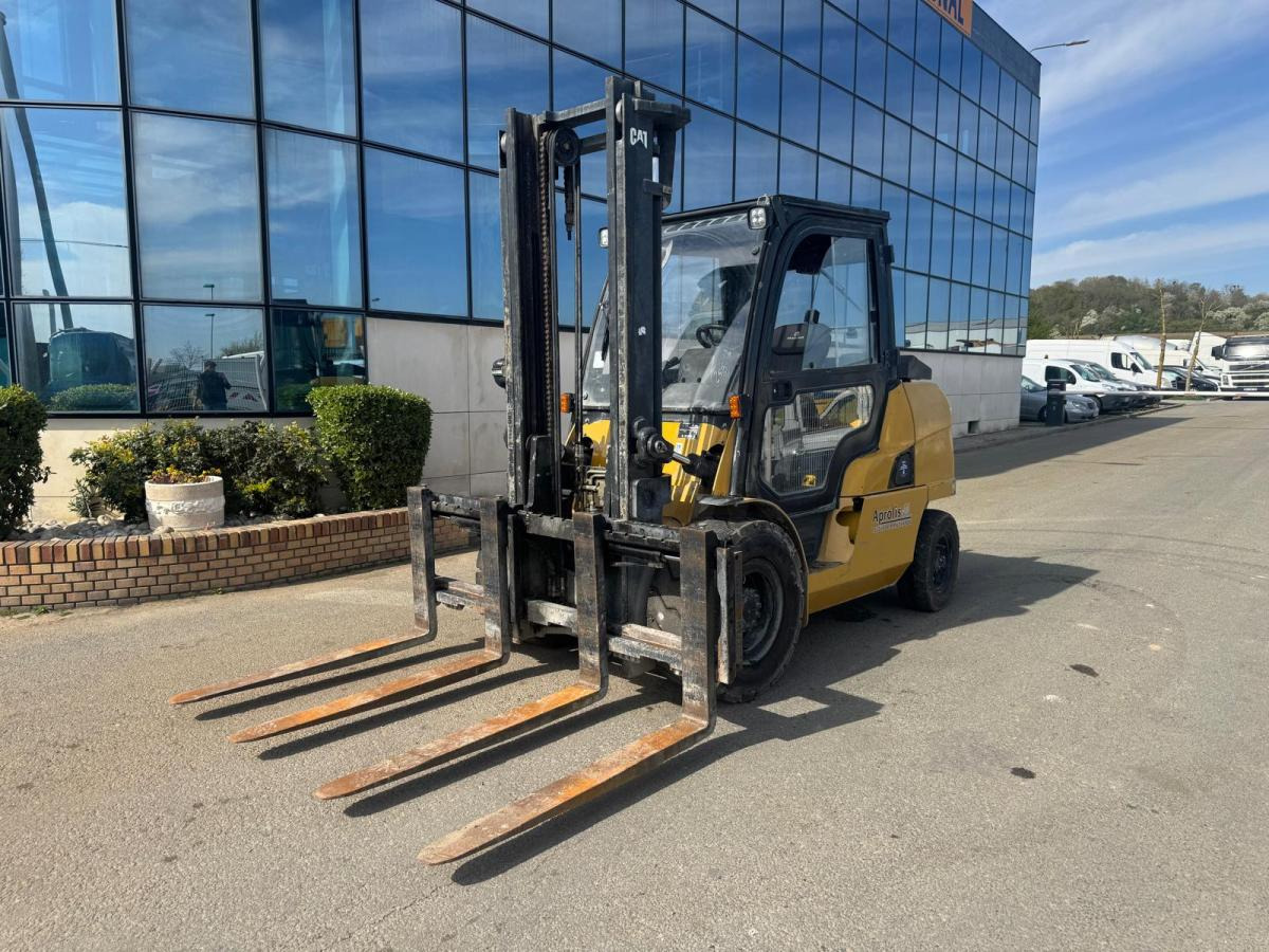 Caterpillar DP45NT - Xe nâng diesel: hình 2 Caterpillar DP45NT - Xe nâng diesel: hình 2