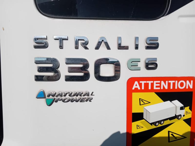 Iveco 330.36 - Xe tải nâng móc: hình 3 Iveco 330.36 - Xe tải nâng móc: hình 3