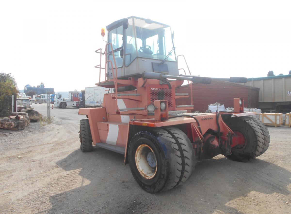 Kalmar DCD70 - Máy nhấc container: hình 1 Kalmar DCD70 - Máy nhấc container: hình 1