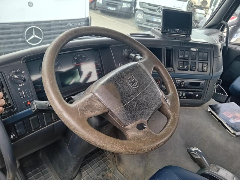 Volvo FM 400 - Xe tải nâng móc: hình 5 Volvo FM 400 - Xe tải nâng móc: hình 5