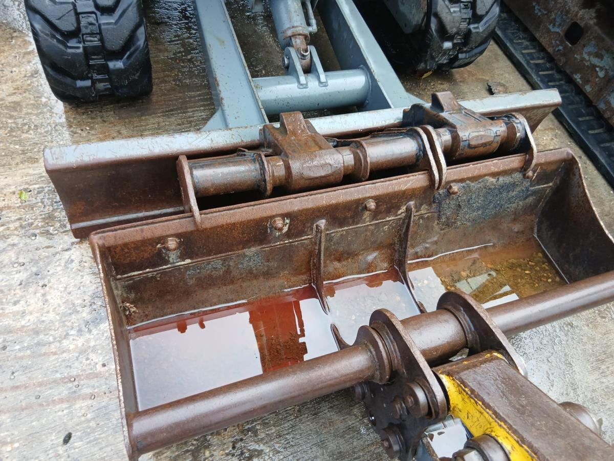 Wacker EZ28 - Máy xúc mini: hình 5 Wacker EZ28 - Máy xúc mini: hình 5