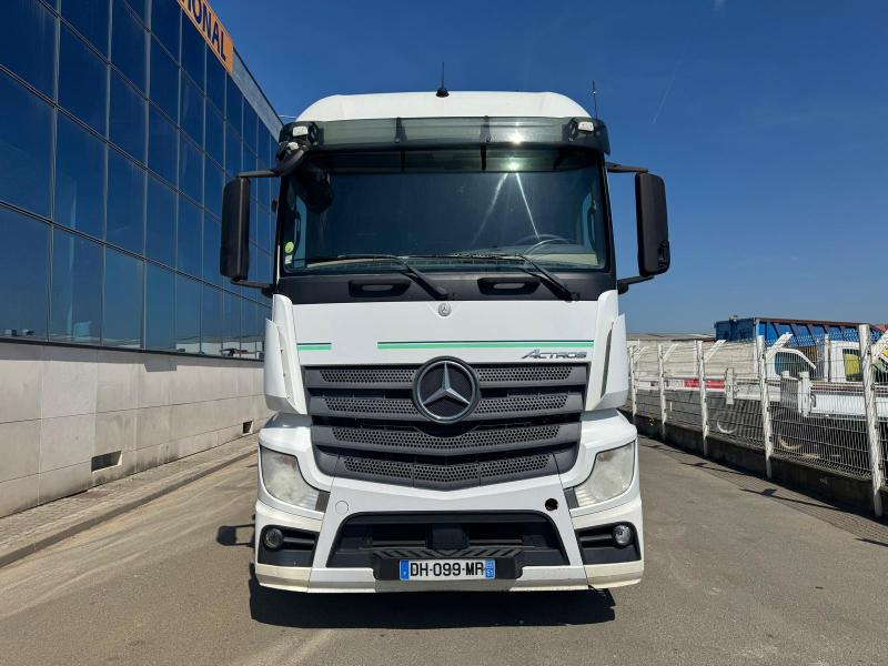Mercedes Actros 1845 - Xe đầu kéo: hình 3 Mercedes Actros 1845 - Xe đầu kéo: hình 3