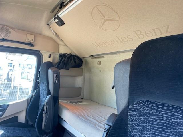 Mercedes Actros 1845 - Xe đầu kéo: hình 5 Mercedes Actros 1845 - Xe đầu kéo: hình 5