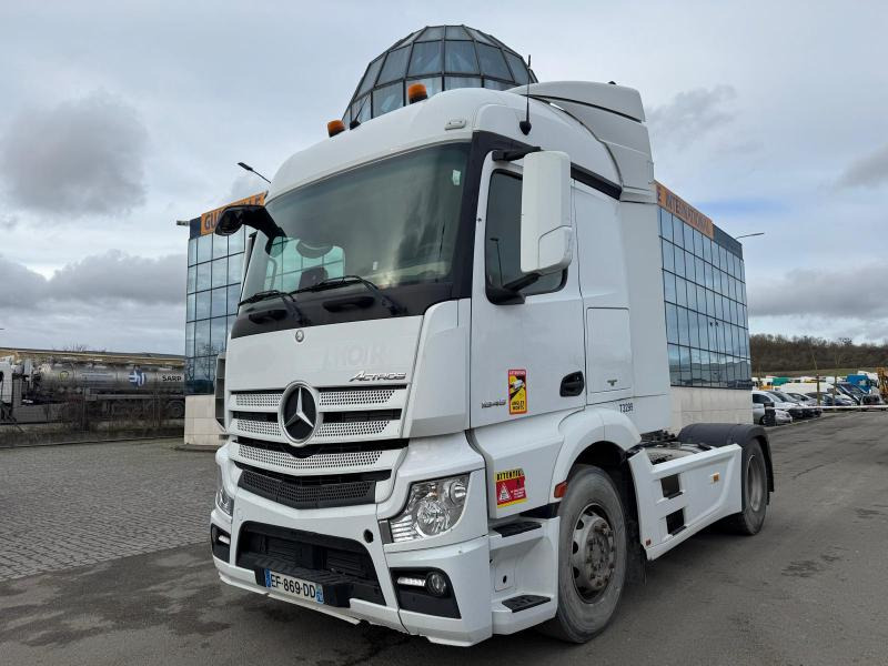 Mercedes Actros 1845 - Xe đầu kéo: hình 1 Mercedes Actros 1845 - Xe đầu kéo: hình 1