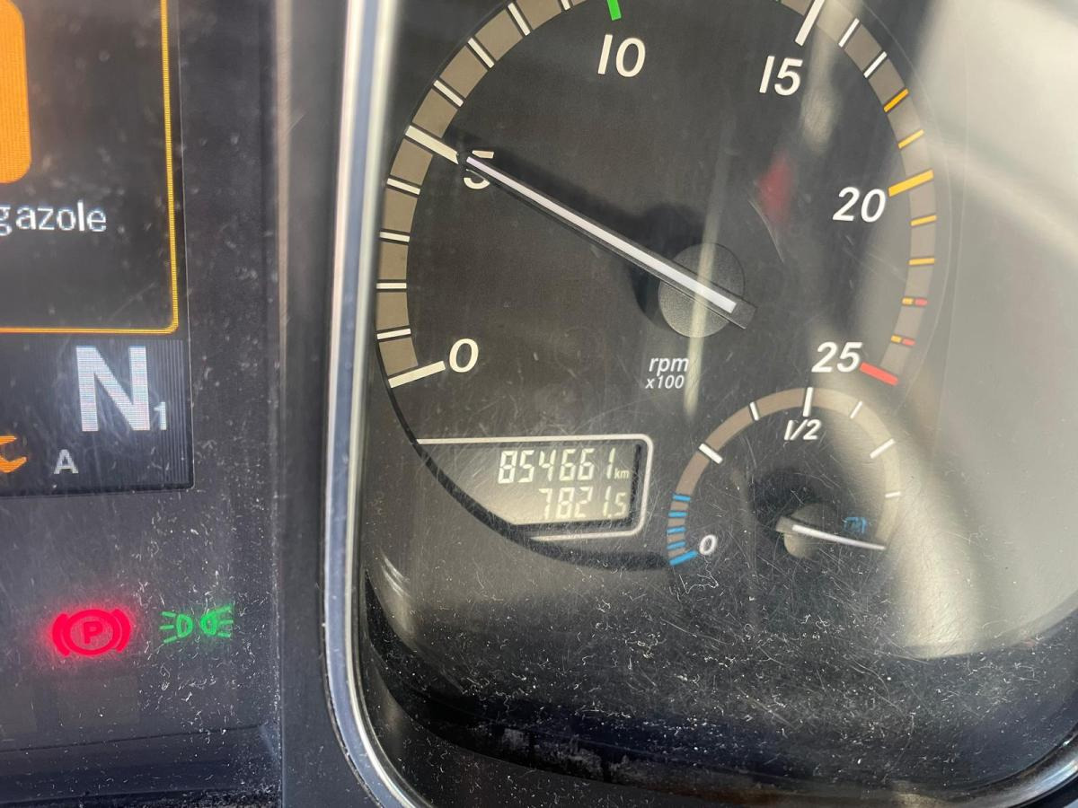 Xe đầu kéo Mercedes Actros 1845: hình 11