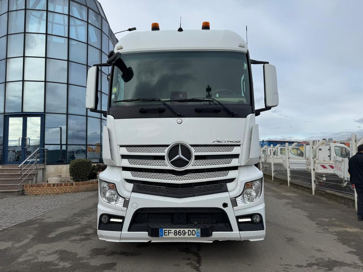 Mercedes Actros 1845 - Xe đầu kéo: hình 2 Mercedes Actros 1845 - Xe đầu kéo: hình 2