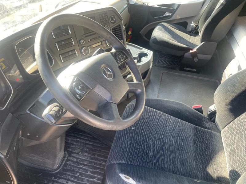 Xe đầu kéo Mercedes Actros 1845: hình 8