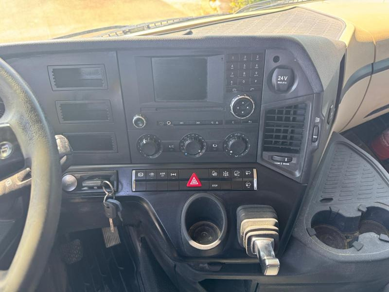 Xe đầu kéo Mercedes Actros 1845: hình 18 Xe đầu kéo Mercedes Actros 1845: hình 18