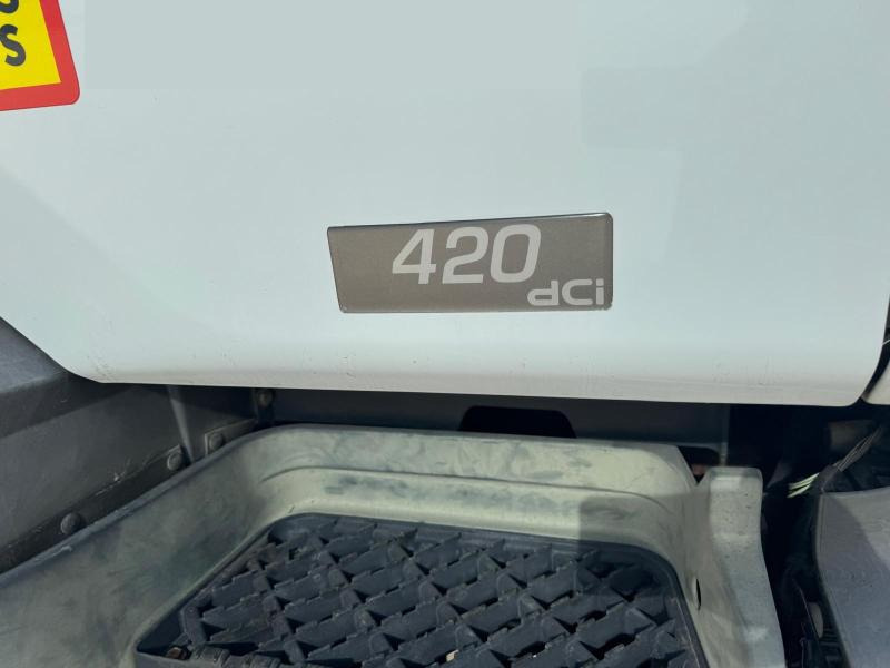 Renault Kerax 420 DCI - Xe đầu kéo: hình 4 Renault Kerax 420 DCI - Xe đầu kéo: hình 4