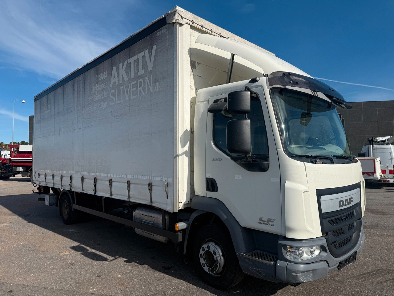 DAF LF 45 /220 4x2 Curtainsider and Taillift Euro 6 - Xe tải thùng mui bạt: hình 2 DAF LF 45 /220 4x2 Curtainsider and Taillift Euro 6 - Xe tải thùng mui bạt: hình 2