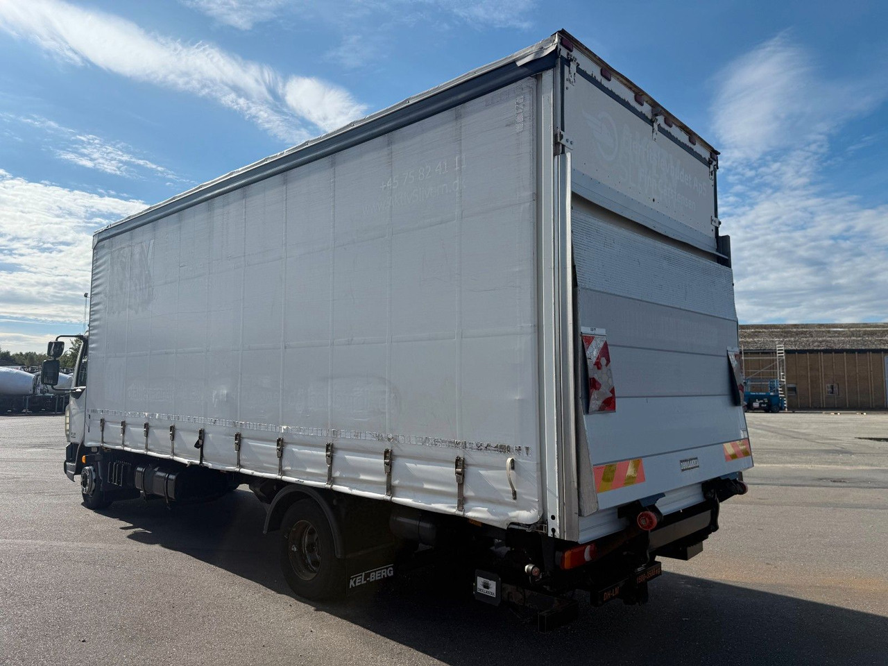 DAF LF 45 /220 4x2 Curtainsider and Taillift Euro 6 - Xe tải thùng mui bạt: hình 4 DAF LF 45 /220 4x2 Curtainsider and Taillift Euro 6 - Xe tải thùng mui bạt: hình 4