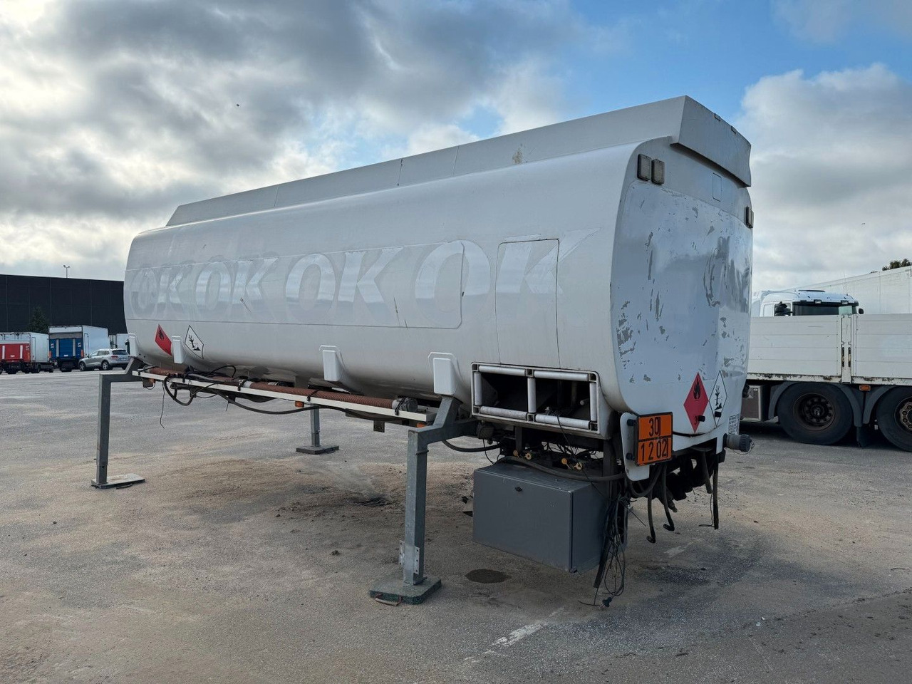 HMK Bilcon 23.800 L ADR Tank - Xe bồn: hình 4 HMK Bilcon 23.800 L ADR Tank - Xe bồn: hình 4