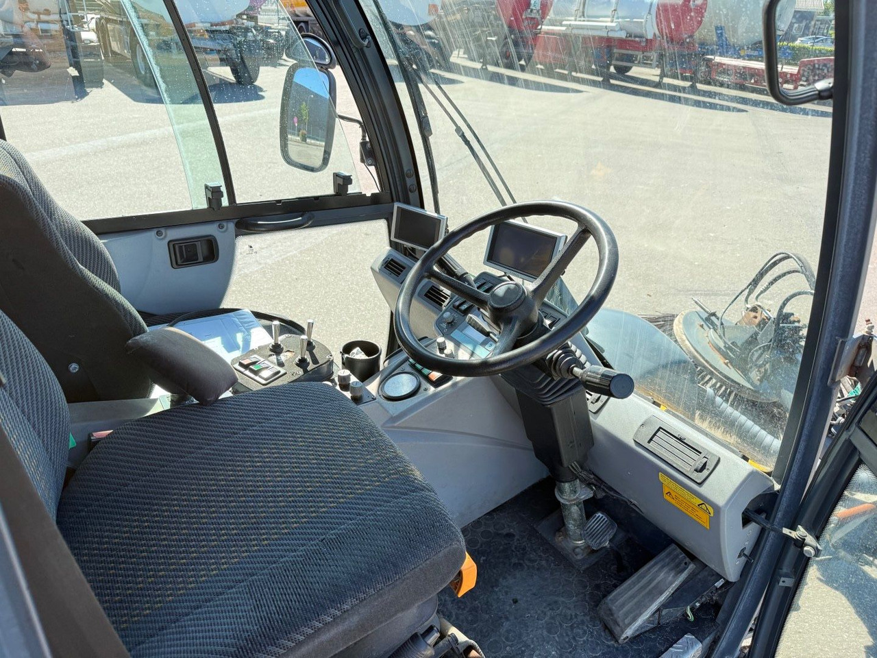 Hako Citymaster 2000 4x4 Euro 5 Kehrmaschine - Xe quét đường: hình 5 Hako Citymaster 2000 4x4 Euro 5 Kehrmaschine - Xe quét đường: hình 5