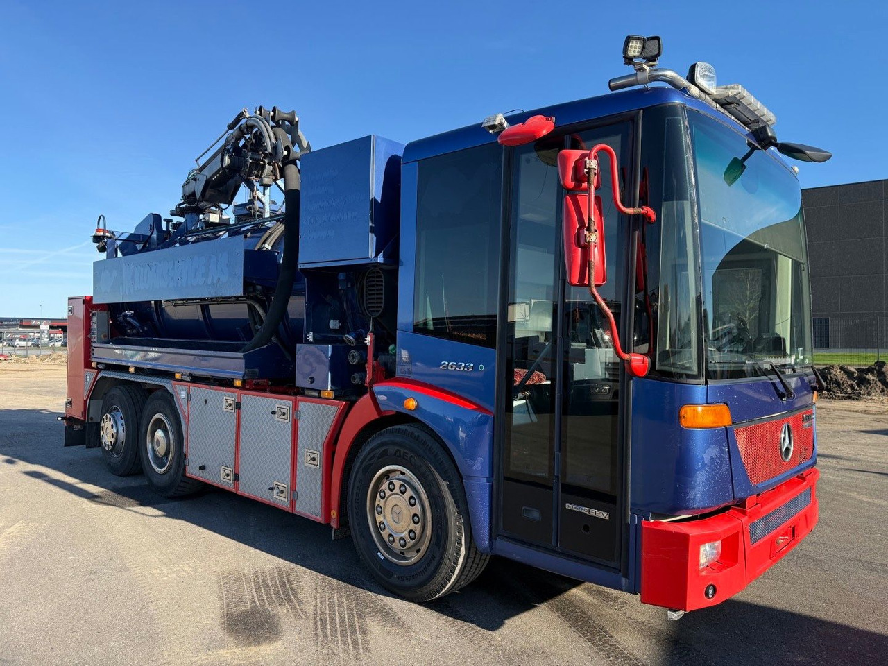 Mercedes-Benz Econic 2633 6x2*4 Hvidtved Larsen SLP309 Euro 5 - Xe tải chân không: hình 2 Mercedes-Benz Econic 2633 6x2*4 Hvidtved Larsen SLP309 Euro 5 - Xe tải chân không: hình 2