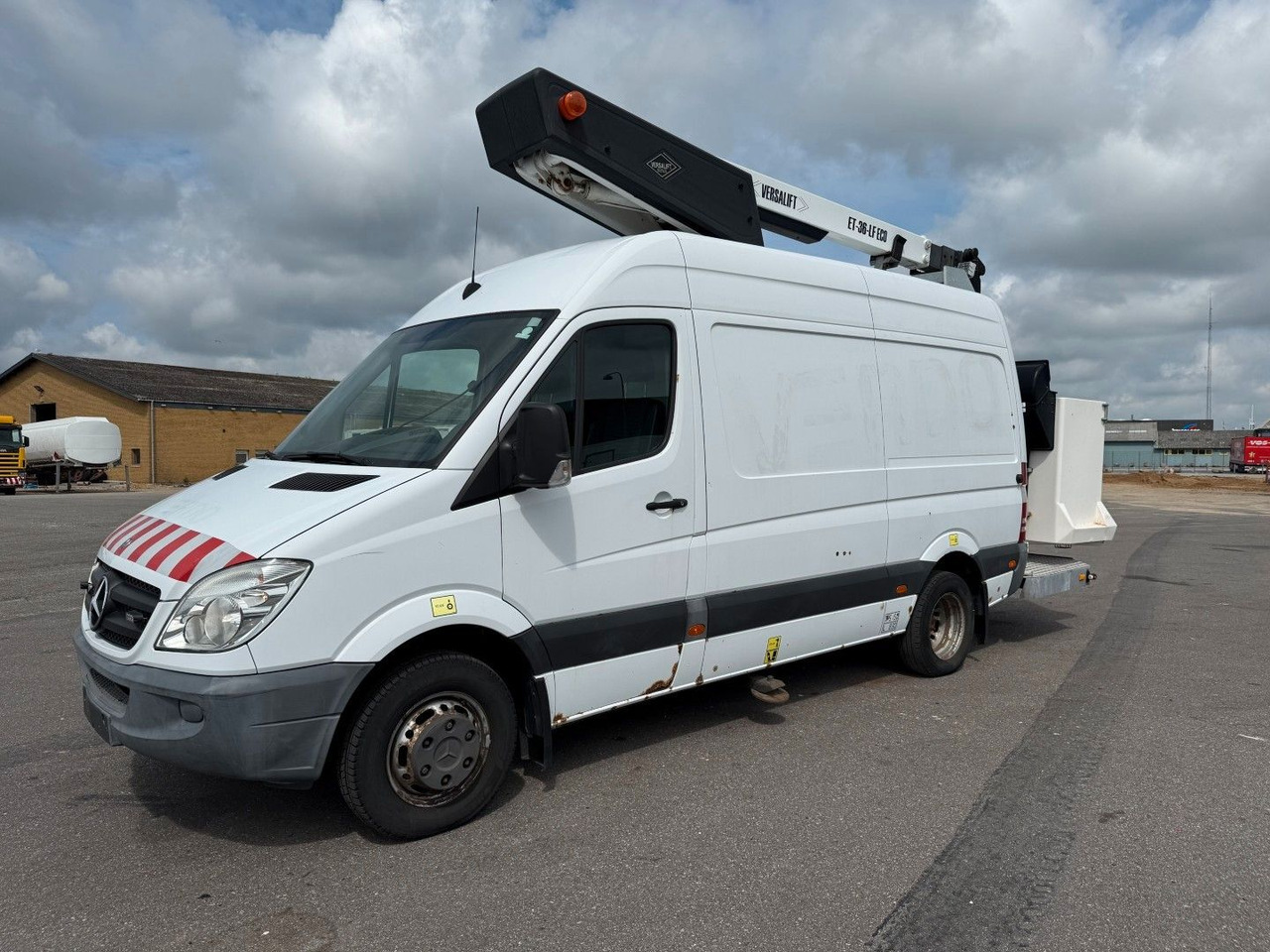 Mercedes-Benz Sprinter 516 516 CDI Versalift ET-36-LF ECO 13.7 - Nền bục trên không gắn trên xe tải: hình 1 Mercedes-Benz Sprinter 516 516 CDI Versalift ET-36-LF ECO 13.7 - Nền bục trên không gắn trên xe tải: hình 1