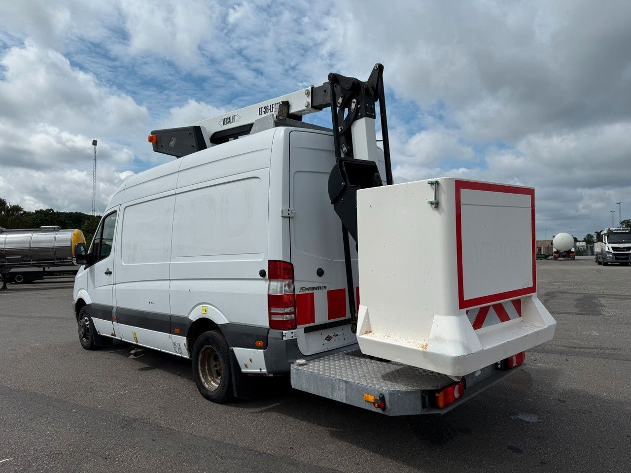 Mercedes-Benz Sprinter 516 516 CDI Versalift ET-36-LF ECO 13.7 - Nền bục trên không gắn trên xe tải: hình 4 Mercedes-Benz Sprinter 516 516 CDI Versalift ET-36-LF ECO 13.7 - Nền bục trên không gắn trên xe tải: hình 4