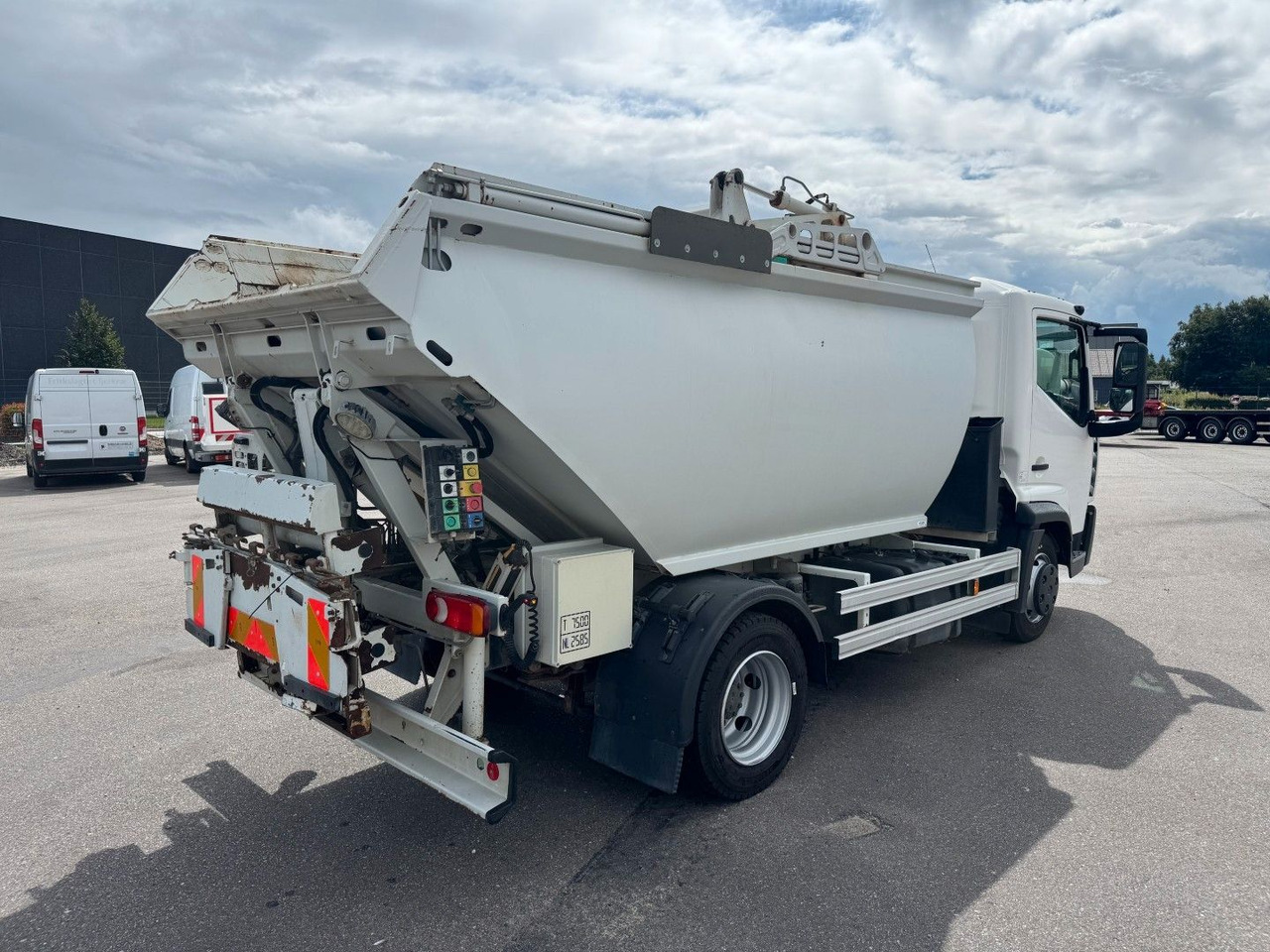 Renault D7.5 180 4x2 Semat/Techno Azimut 8 m3 Garbage - Xe tải chở rác: hình 3 Renault D7.5 180 4x2 Semat/Techno Azimut 8 m3 Garbage - Xe tải chở rác: hình 3