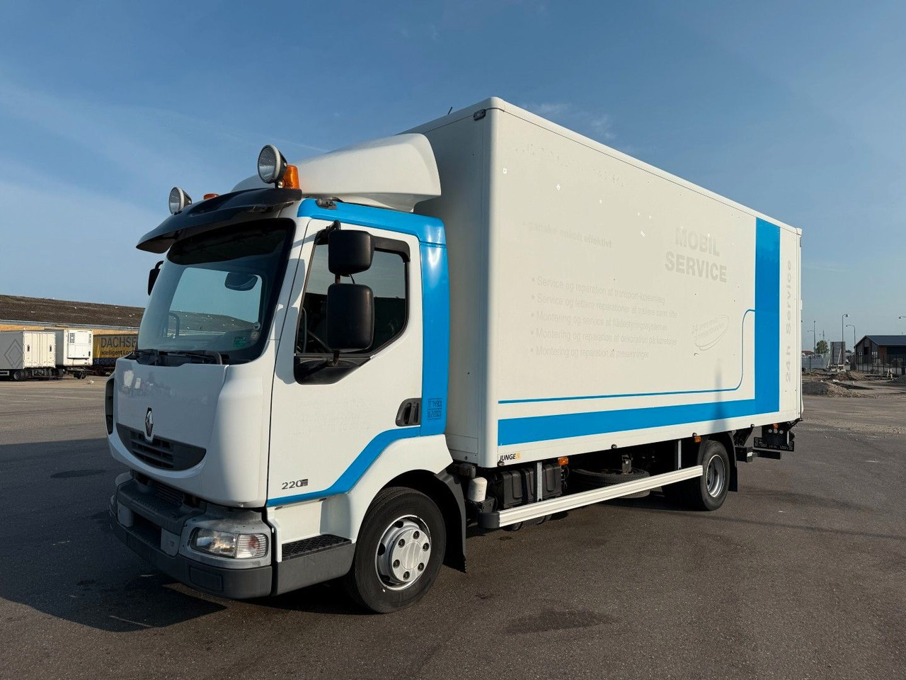 Renault Midlum 220 DXI 4x2 6.0 Box / Koffer - Xe tải hộp: hình 1 Renault Midlum 220 DXI 4x2 6.0 Box / Koffer - Xe tải hộp: hình 1