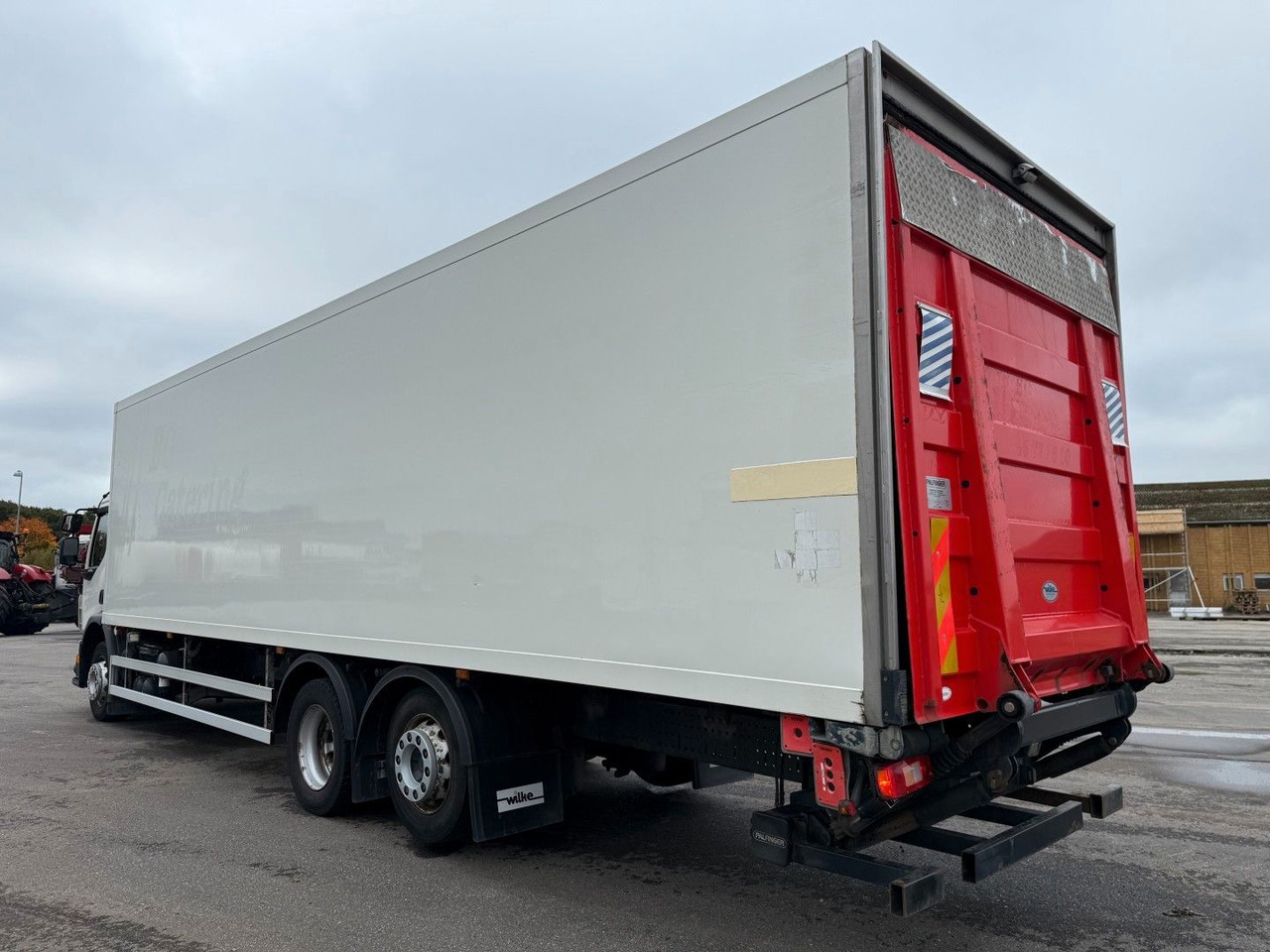 Volvo FE320 6x2*4 TK T1200-R Spectrum 9,80 m. koffer - Xe tải đông lạnh: hình 4 Volvo FE320 6x2*4 TK T1200-R Spectrum 9,80 m. koffer - Xe tải đông lạnh: hình 4