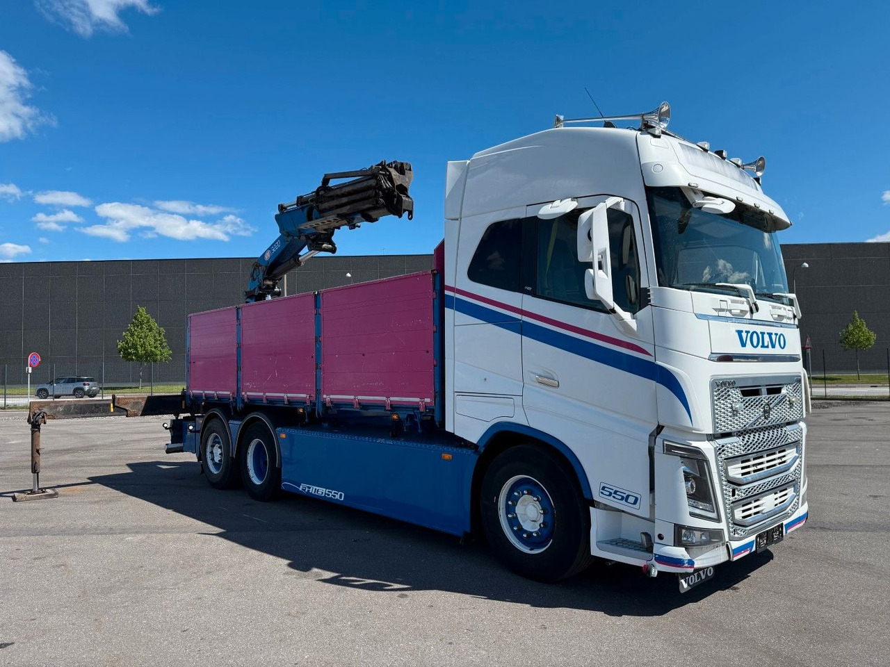 Volvo FH 16.550 6x2*4 / Crane HMF 3220K4 Euro 6 - Xe cẩu tự hành: hình 3 Volvo FH 16.550 6x2*4 / Crane HMF 3220K4 Euro 6 - Xe cẩu tự hành: hình 3