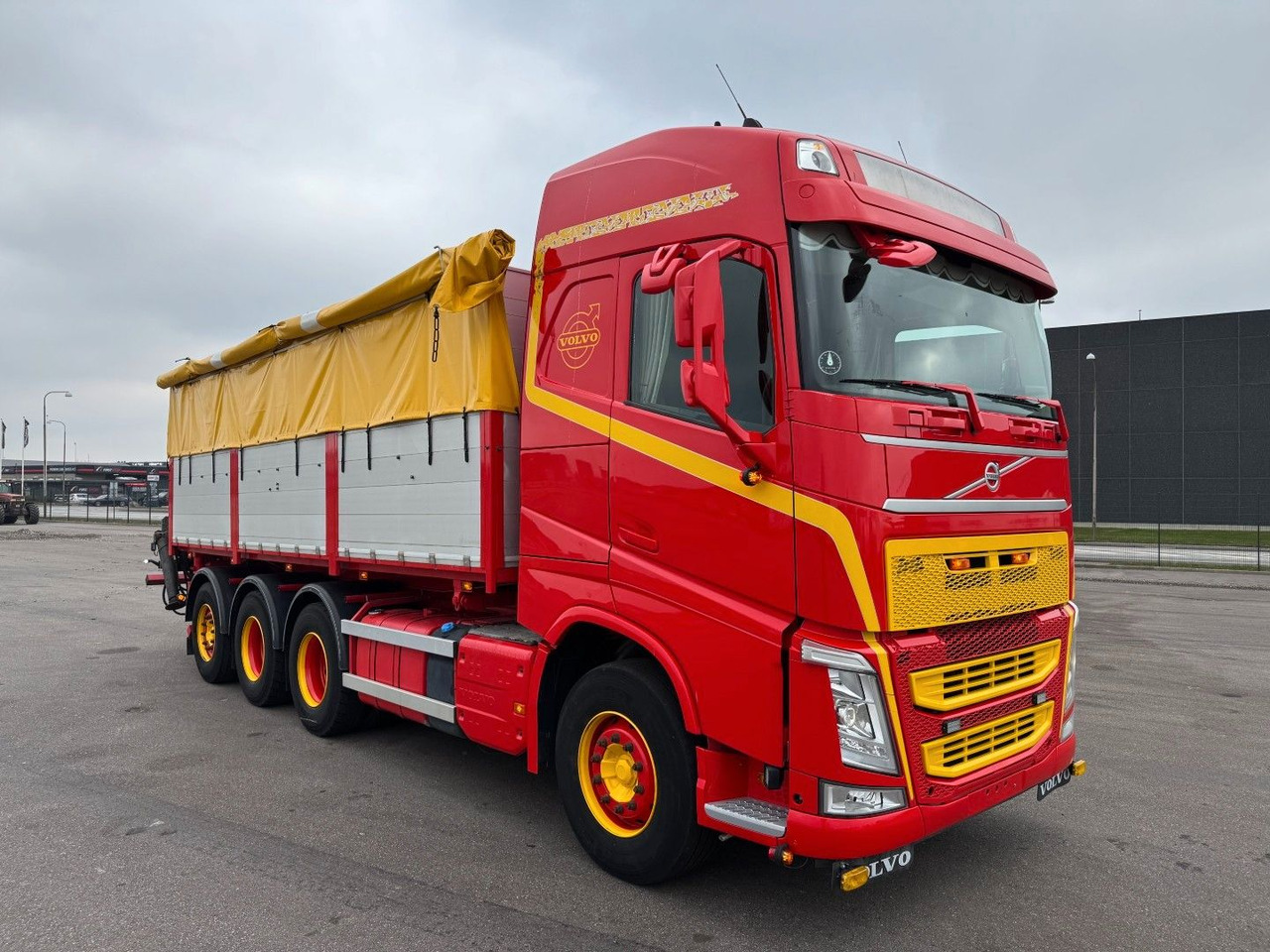 Volvo FH500 8x4*4 Tip / Palfinger Epsilon Q170L - Xe cẩu tự hành: hình 2 Volvo FH500 8x4*4 Tip / Palfinger Epsilon Q170L - Xe cẩu tự hành: hình 2