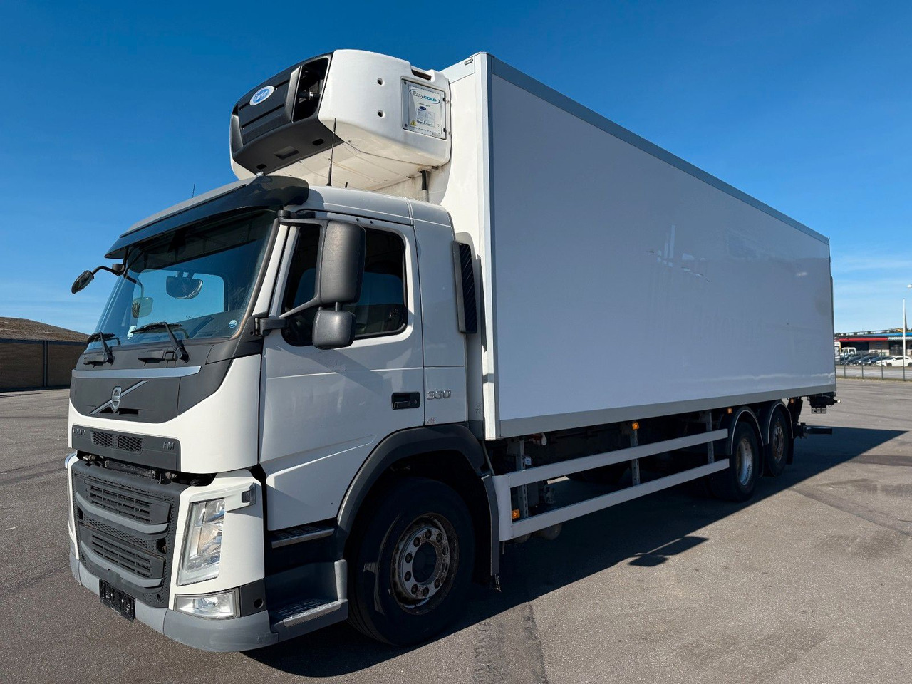 Volvo FM330 6x2*4 Carrier Supra 1250 Mt / 9.3 m Koffer - Xe tải đông lạnh: hình 1 Volvo FM330 6x2*4 Carrier Supra 1250 Mt / 9.3 m Koffer - Xe tải đông lạnh: hình 1