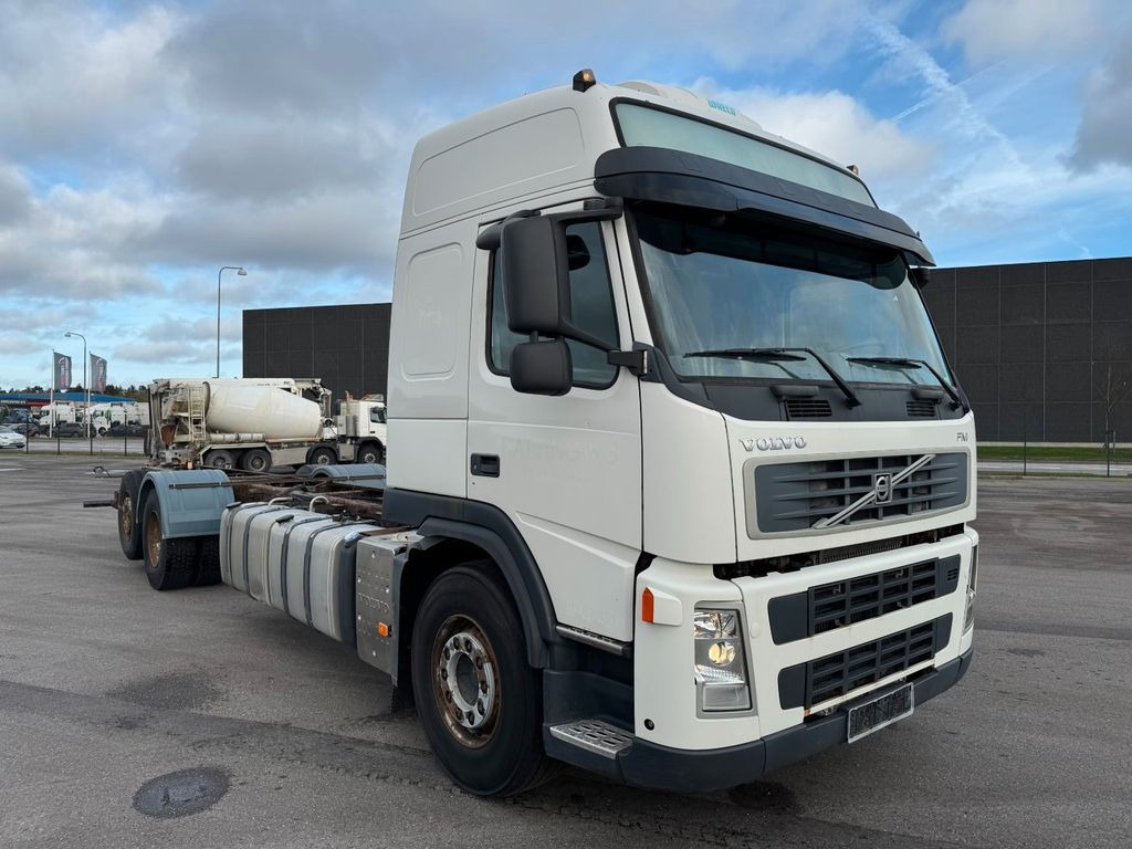 Volvo FM340 6x2 Globetrotter Chassis / Fahrgestell - Xe tải khung gầm: hình 2 Volvo FM340 6x2 Globetrotter Chassis / Fahrgestell - Xe tải khung gầm: hình 2