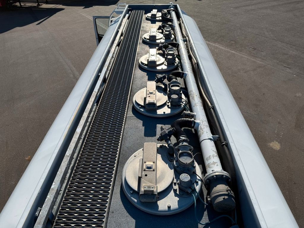 Volvo FM460 8x2*6 24.000 l. ADR Tank Volvo FM460 8x2*6 24.000 l. ADR Tanktruck - Xe bồn: hình 5 Volvo FM460 8x2*6 24.000 l. ADR Tank Volvo FM460 8x2*6 24.000 l. ADR Tanktruck - Xe bồn: hình 5