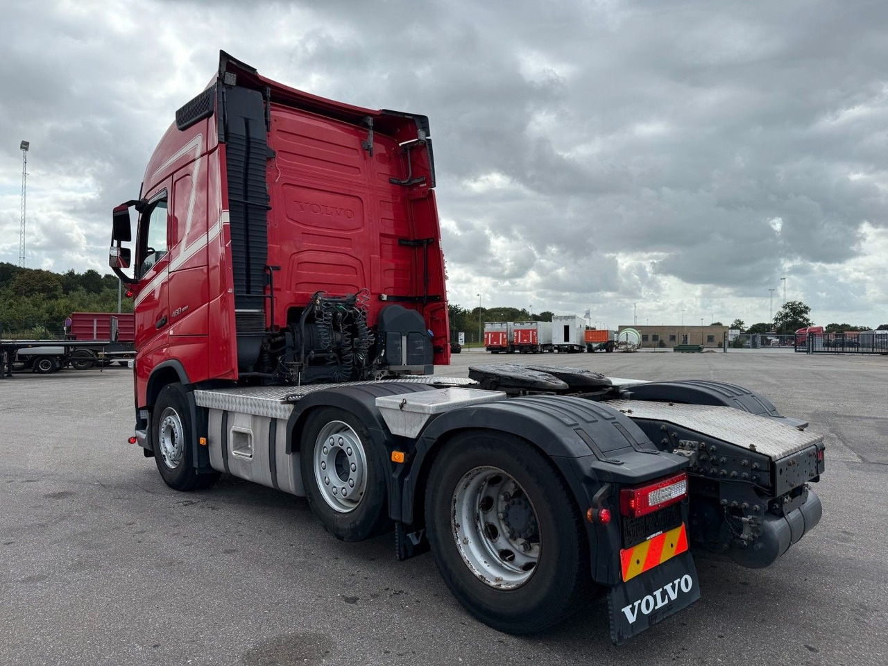 Volvo FH 460 6x2 Globetrotter Euro 6 - Xe đầu kéo: hình 4 Volvo FH 460 6x2 Globetrotter Euro 6 - Xe đầu kéo: hình 4