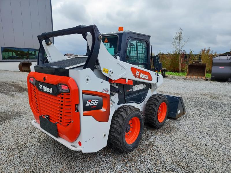 Bobcat S66 - Máy xúc lật đa năng: hình 4 Bobcat S66 - Máy xúc lật đa năng: hình 4